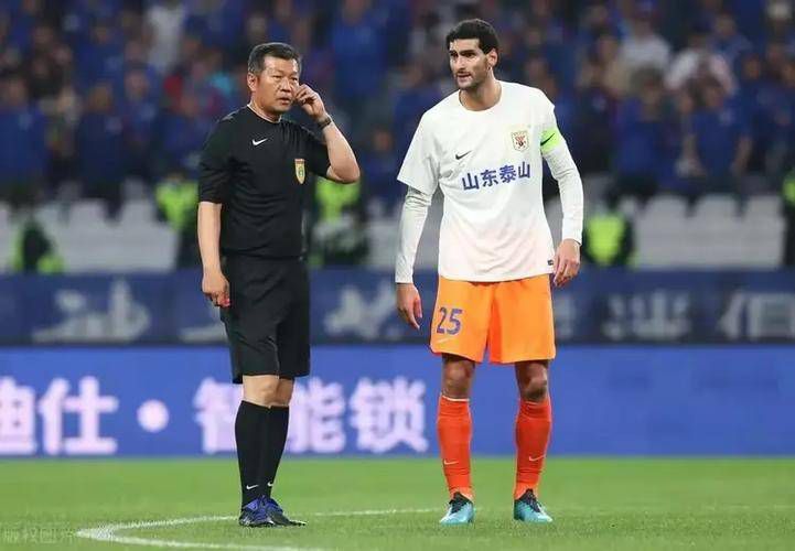 王小鲁：你说他现在是茫然的？郝岩冰：是啊。